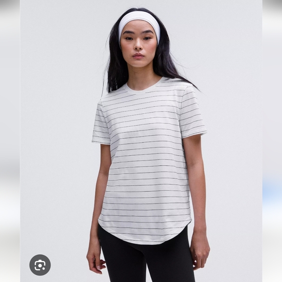 Lululemon Love Curved Hem Crew Neck T Shirt Short Sleeve Striped Size 12/14 - Picture 1 of 7